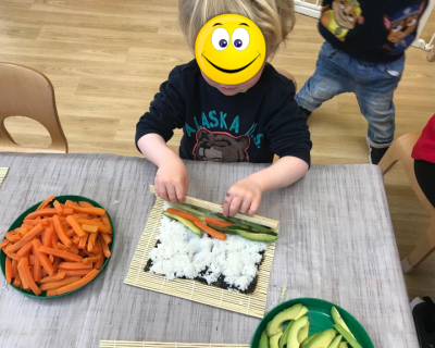 making-sushi